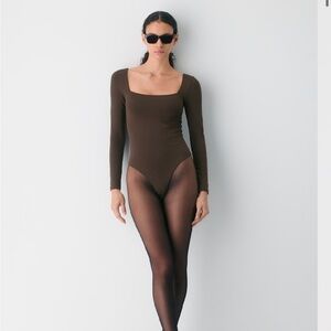 Aritzia Babaton Original Contour Squareneck Bodysuit size 2XL